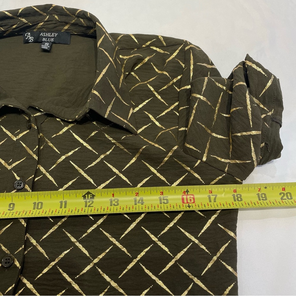 Corporate Metallic Geometric Short Sleeve Cuffed Button Front Shirt Small Office - Picture 16 of 16